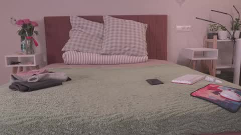 Snapshot of fluffy_hat chatting on February 2025 05:00:01 AM Fluffy and Krut online show from February 2025 05:00:01 AM