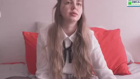 Snapshot of fluffy_hat chatting on March 2025 08:07:01 AM Fluffy and Krut online show from March 2025 08:07:01 AM