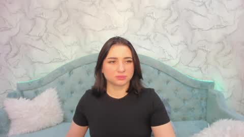 Snapshot of flufyfoxx chatting on April 2026 12:35:02 AM Lina online show from April 2026 12:35:02 AM