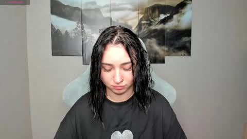Snapshot of flufyfoxx chatting on May 2026 02:05:02 AM Lina online show from May 2026 02:05:02 AM