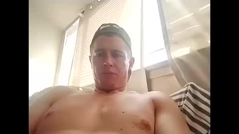 Snapshot of flybuy2525 chatting on October 2025 09:39:01 PM flybuy2525 online show from October 2025 09:39:01 PM