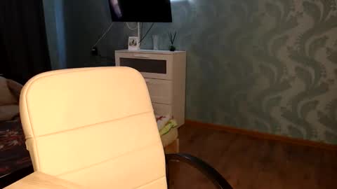 Molli  Ready for any play with you. Hottest show in pvt  Help a student earn big tokens  online show from March 2026 03:17:01 PM