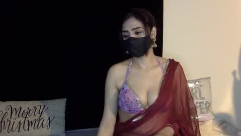 Snapshot of fogbunny chatting on December 2024 11:28:02 PM Fogbunny online show from December 2024 11:28:02 PM