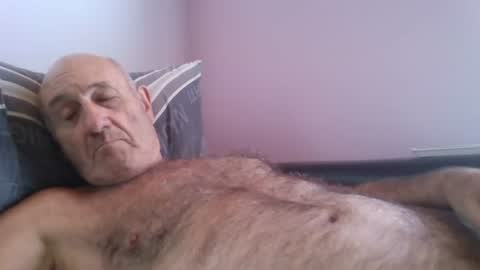 Snapshot of follador1001 chatting on June 2026 01:11:01 PM follador1001 online show from June 2026 01:11:01 PM