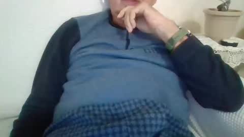 Snapshot of folletto1 chatting on December 2025 08:14:01 PM folletto1 online show from December 2025 08:14:01 PM