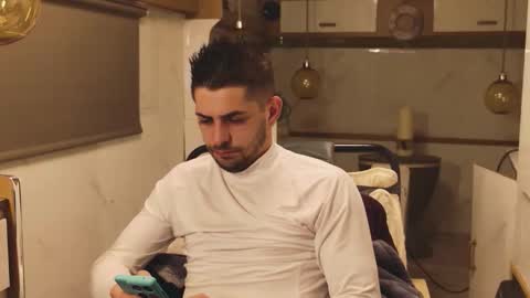 independent model online show from March 2026 07:32:02 PM