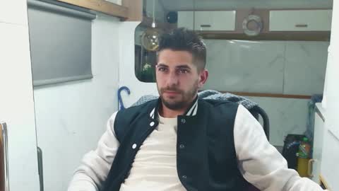 independent model online show from May 2026 06:59:01 PM