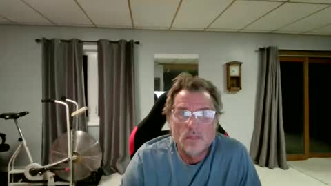 Snapshot of foodforcatfists chatting on April 2026 02:39:02 AM foodforcatfists online show from April 2026 02:39:02 AM