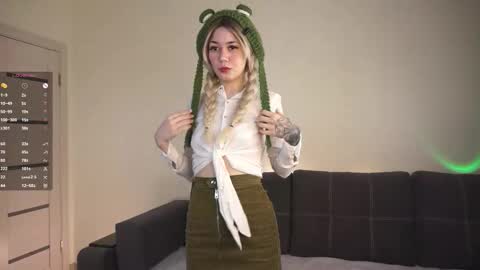 Snapshot of forestproject chatting on November 2025 06:12:01 AM Flair online show from November 2025 06:12:01 AM