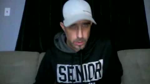 fouraide42 online show from December 2025 06:31:01 AM