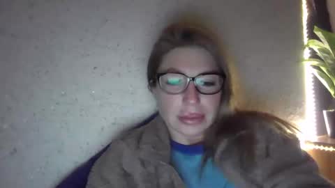 Snapshot of fox_red_lady7 chatting on February 2025 09:15:02 PM fox_red_lady7 online show from February 2025 09:15:02 PM