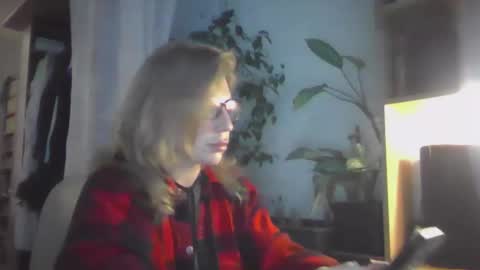 Snapshot of fox_red_lady7 chatting on March 2025 03:37:02 PM fox_red_lady7 online show from March 2025 03:37:02 PM