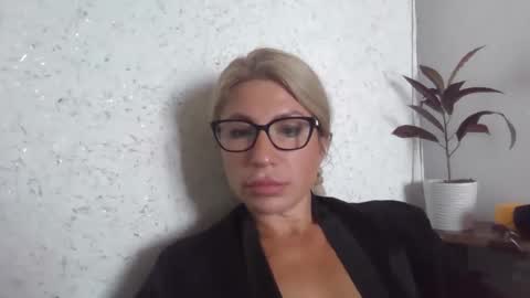 Snapshot of fox_red_lady7 chatting on September 2025 07:19:01 AM fox_red_lady7 online show from September 2025 07:19:01 AM