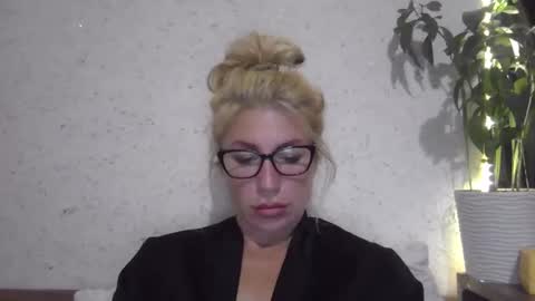 Snapshot of fox_red_lady7 chatting on October 2025 07:34:02 PM fox_red_lady7 online show from October 2025 07:34:02 PM