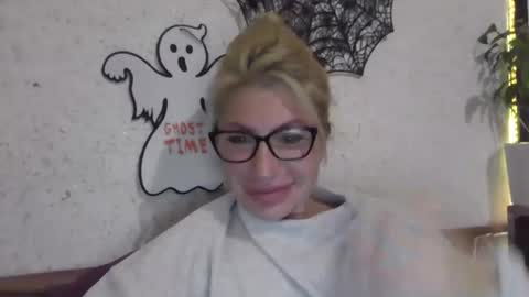 Snapshot of fox_red_lady7 chatting on October 2025 07:04:02 PM fox_red_lady7 online show from October 2025 07:04:02 PM