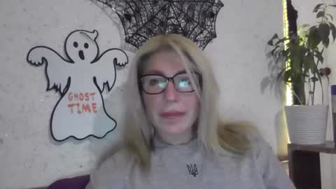 Snapshot of fox_red_lady7 chatting on October 2025 08:31:01 PM fox_red_lady7 online show from October 2025 08:31:01 PM