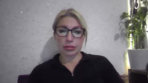 fox_red_lady7 online show from November 2025 01:32:01 PM