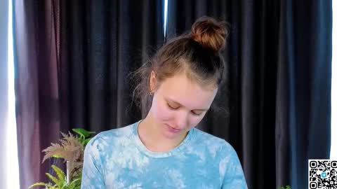 Lily online show from November 2025 06:58:02 AM