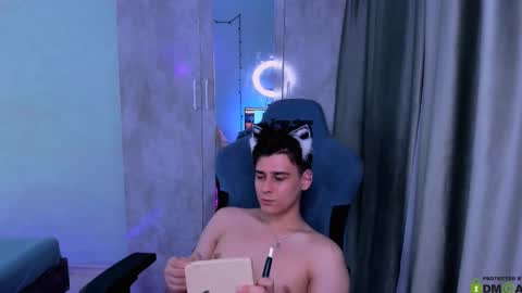 Foxicfu online show from March 2025 03:39:01 PM