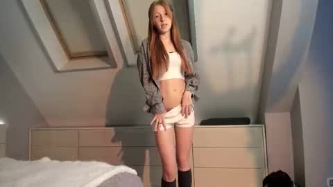 Snapshot of foxie_kiss chatting on October 2025 03:21:02 PM Hello world Feel free to follow online show from October 2025 03:21:02 PM