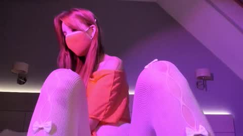 Snapshot of foxie_kiss chatting on October 2025 04:30:02 PM Hello world Feel free to follow online show from October 2025 04:30:02 PM