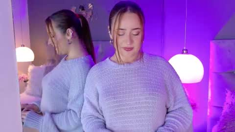 Foxie  online show from February 2026 02:13:01 PM