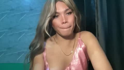 Snapshot of foxli_xx chatting on June 2026 12:32:02 AM KITTY online show from June 2026 12:32:02 AM