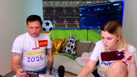 Snapshot of foxunion chatting on June 2026 08:33:01 PM We are a couple Leo and Sofiayou are always welcome here online show from June 2026 08:33:01 PM