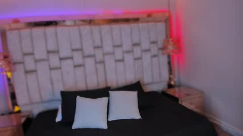 Snapshot of foxxxypink chatting on April 2026 08:06:02 PM fox with 3 xs online show from April 2026 08:06:02 PM