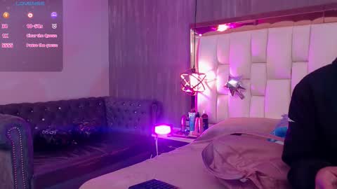 Foxxy  online show from October 2025 11:22:01 AM