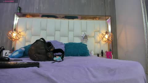 Foxxy  online show from April 2026 02:53:01 PM