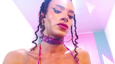 Ella online show from December 2025 07:53:02 PM