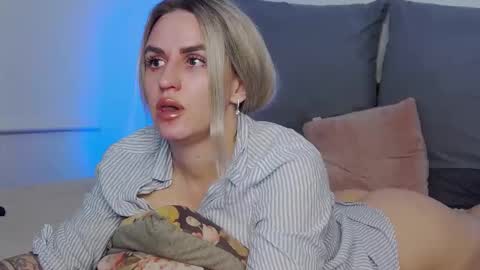 Foxy Kimmi online show from April 2026 05:19:02 AM