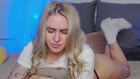 Foxy Kimmi online show from April 2026 06:51:02 AM