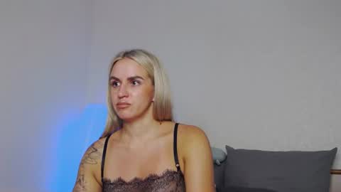 Foxy Kimmi online show from July 2026 06:05:01 AM