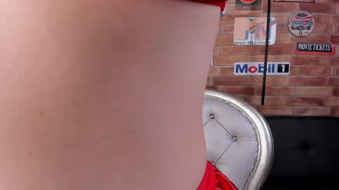 Snapshot of foxy_xiaomi chatting on April 2026 11:03:02 AM Miss Xiaomi online show from April 2026 11:03:02 AM