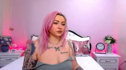 Snapshot of foxyclarisee chatting on April 2026 06:15:01 PM Clarisee online show from April 2026 06:15:01 PM