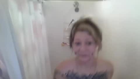 Snapshot of foxyfang chatting on September 2025 01:48:02 PM foxyfang online show from September 2025 01:48:02 PM