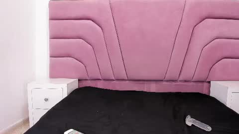 foxyhillx online show from June 2026 12:30:02 PM