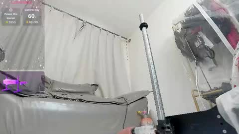 yiyi online show from March 2026 07:58:01 AM