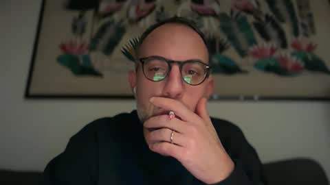 fra___ online show from December 2025 01:44:01 AM