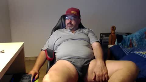Snapshot of fraboys chatting on April 2026 05:12:02 AM Fraboys online show from April 2026 05:12:02 AM