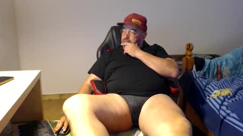 Snapshot of fraboys chatting on April 2026 02:11:01 PM Fraboys online show from April 2026 02:11:01 PM