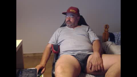 Snapshot of fraboys chatting on April 2026 05:08:01 AM Fraboys online show from April 2026 05:08:01 AM