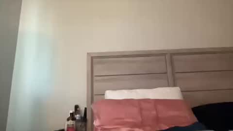 Angel online show from November 2025 09:59:01 PM