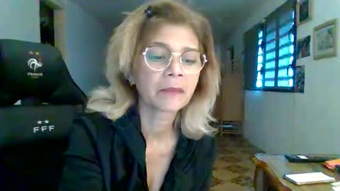 francelune online show from October 2025 01:22:01 PM