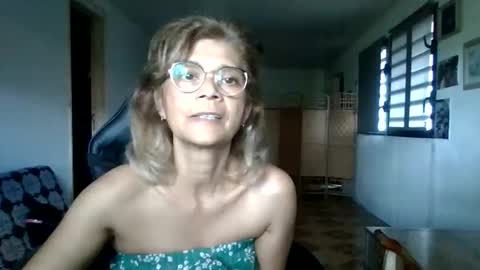 francelune online show from October 2025 10:47:02 AM