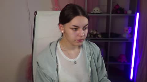 Snapshot of francescacavaliere chatting on April 2026 06:57:01 AM Francesca online show from April 2026 06:57:01 AM