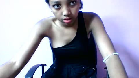Snapshot of francia333068 chatting on June 2026 05:07:01 AM francia333068 online show from June 2026 05:07:01 AM