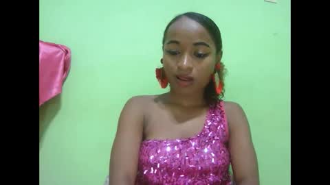 Snapshot of francine925426 chatting on January 2026 10:19:02 AM francine925426 online show from January 2026 10:19:02 AM